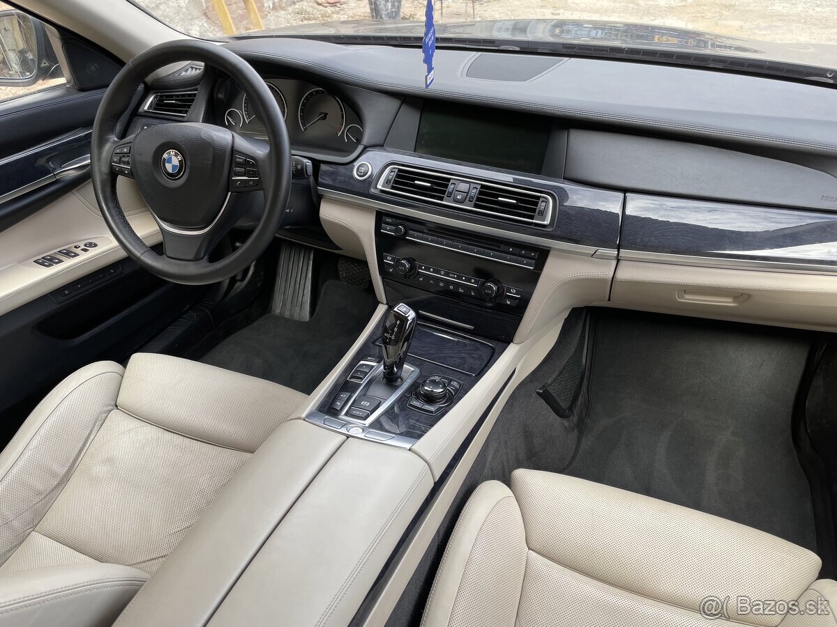 BMW F02 760Li - 10
