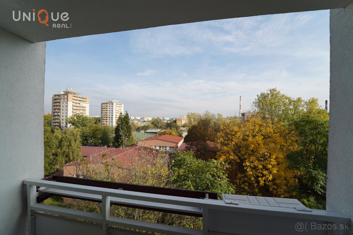 NA PRENÁJOM NADŠTANDARDNÝ 1 IZBOVÝ BYT V KOMÁRNE NA SEDMIČKE - 10