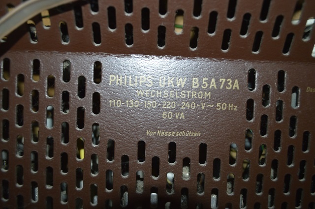 predam velmi pekne starozitne radio PHILIPS - 10