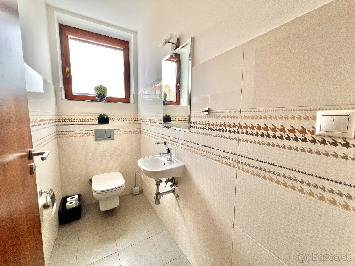 Prenájom 3-izb. byt v centre s garážovým státím - 10