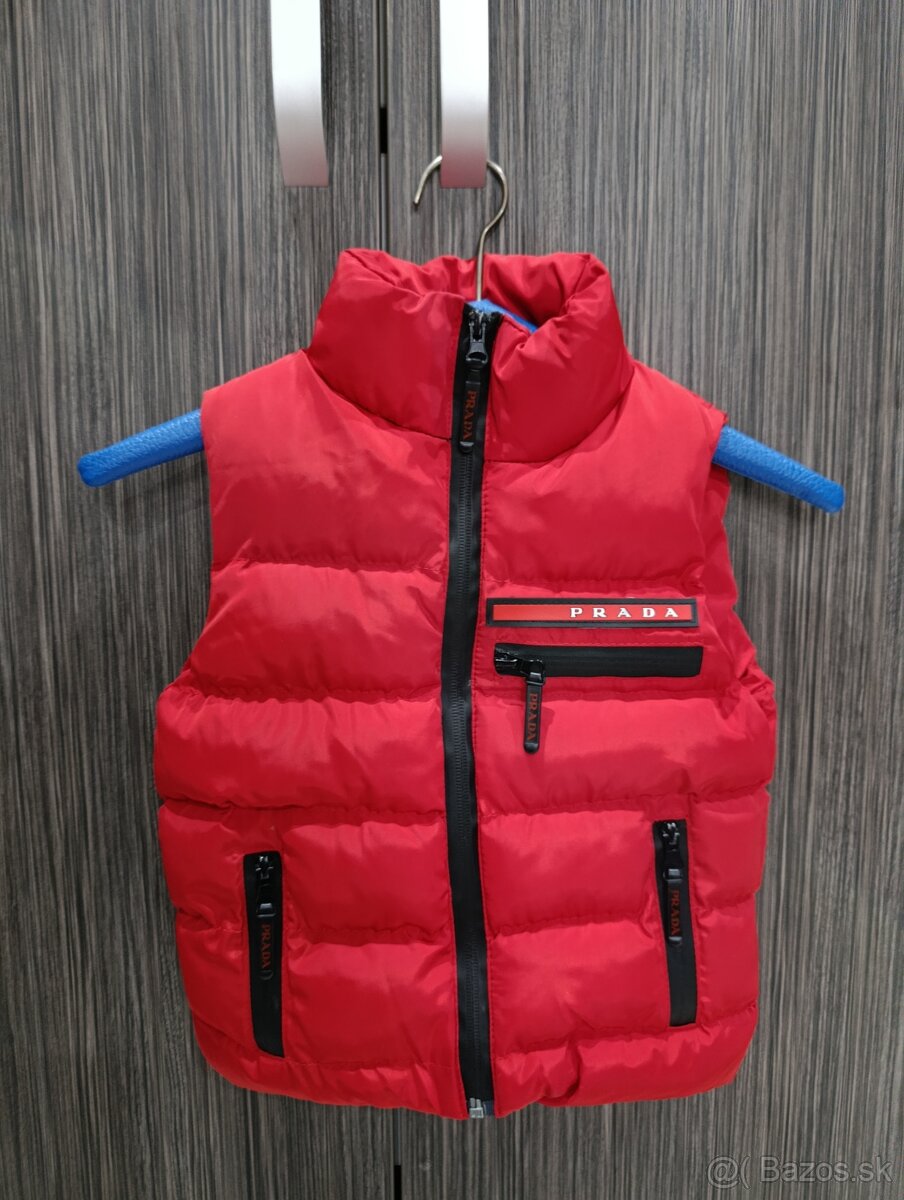 9 ks tričká. Veľkosť 92 + darujem novú vestu - 10