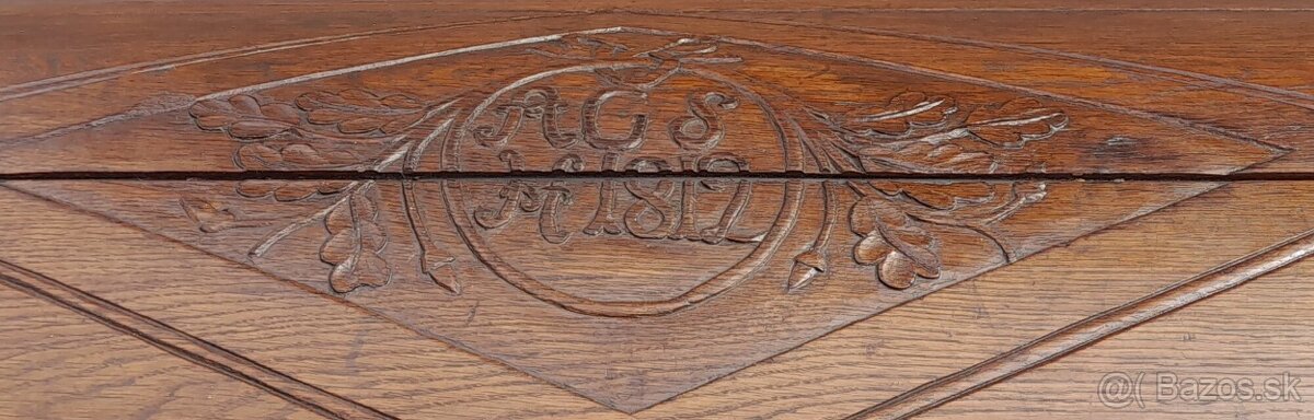 Truhlica dubová z roku 1812 . - 10
