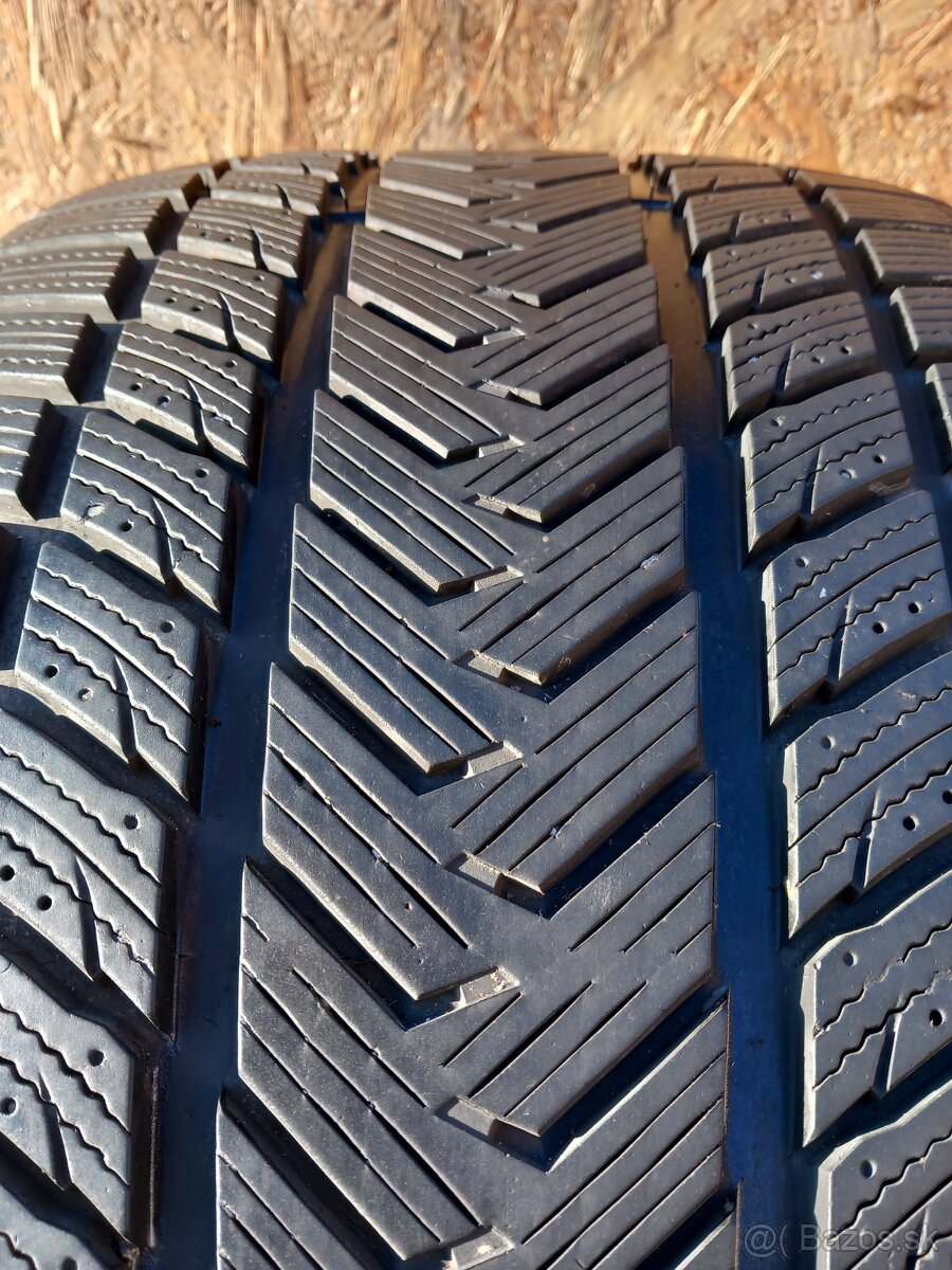 315/35 r21 zimne pneumatiky - 10