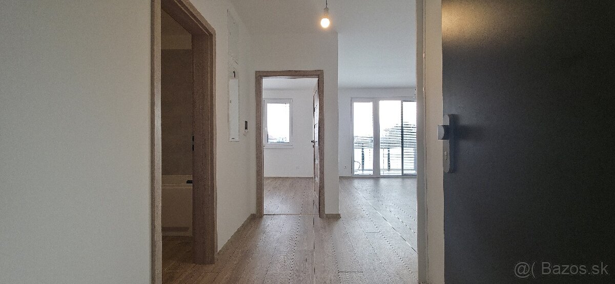 PNORF – nový 3i byt s balkónom, garážovým státím, Vivien - 10