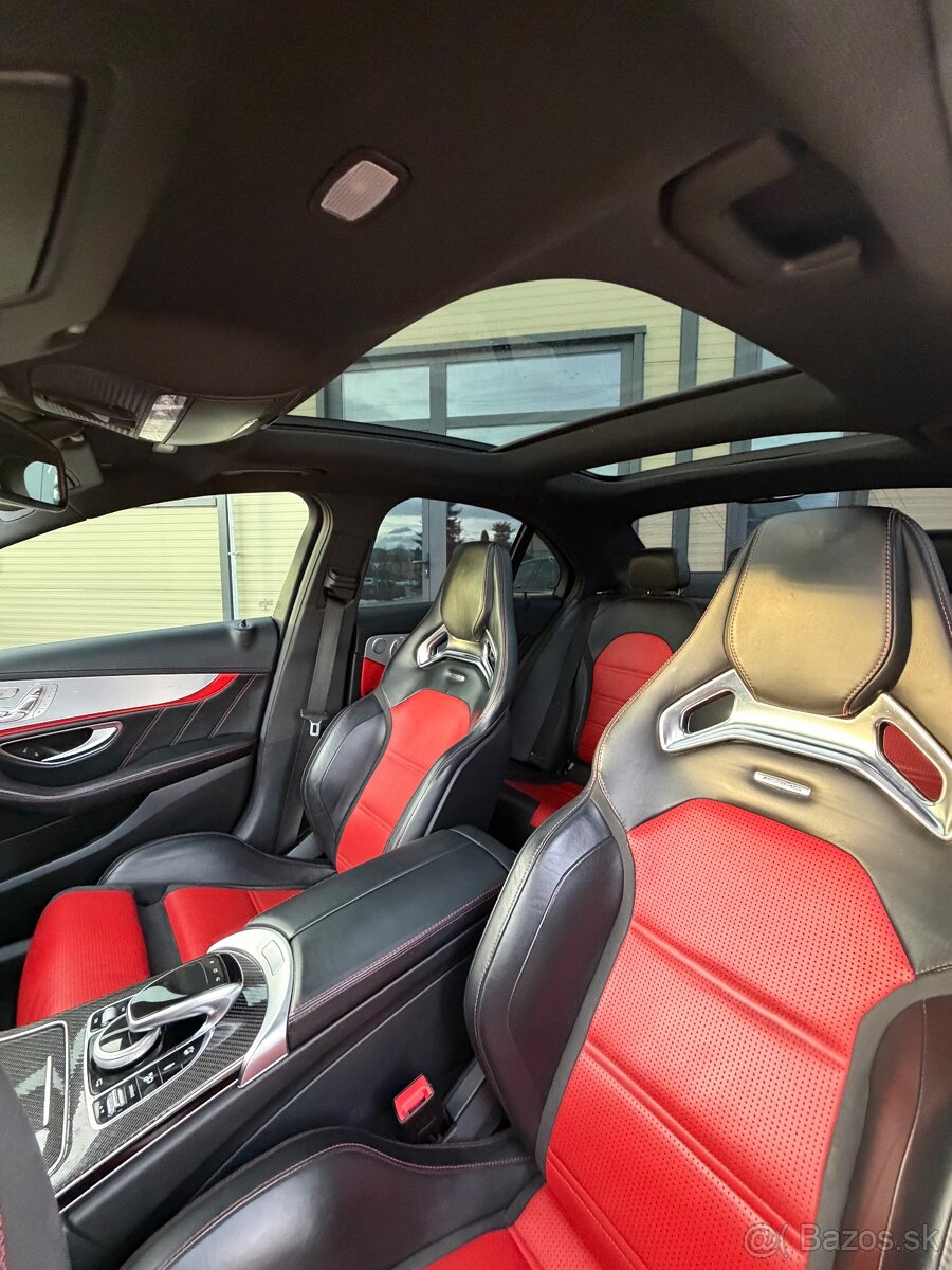 Mercedes AMG C63s - 10