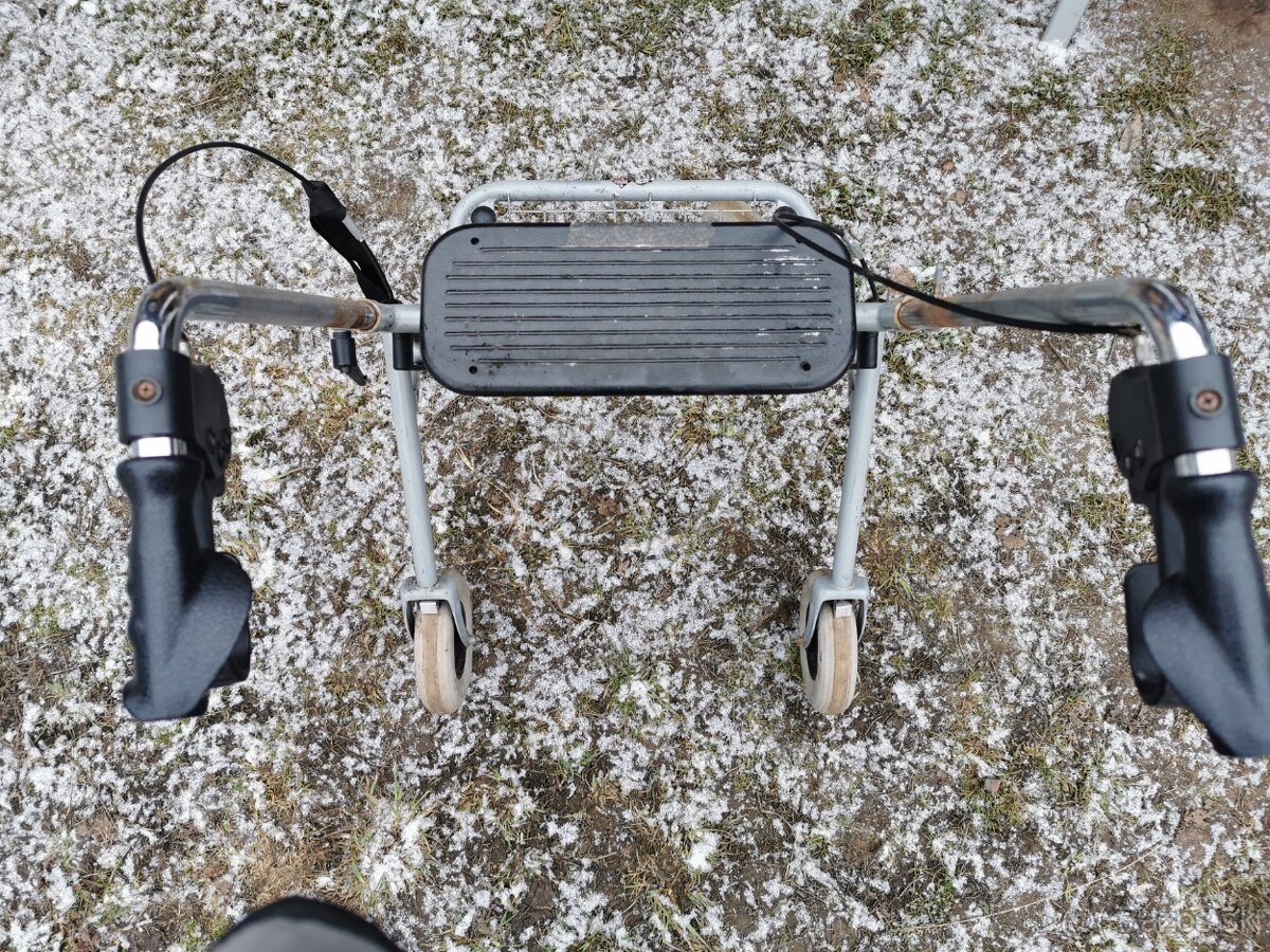 Invalidný vozík - 10