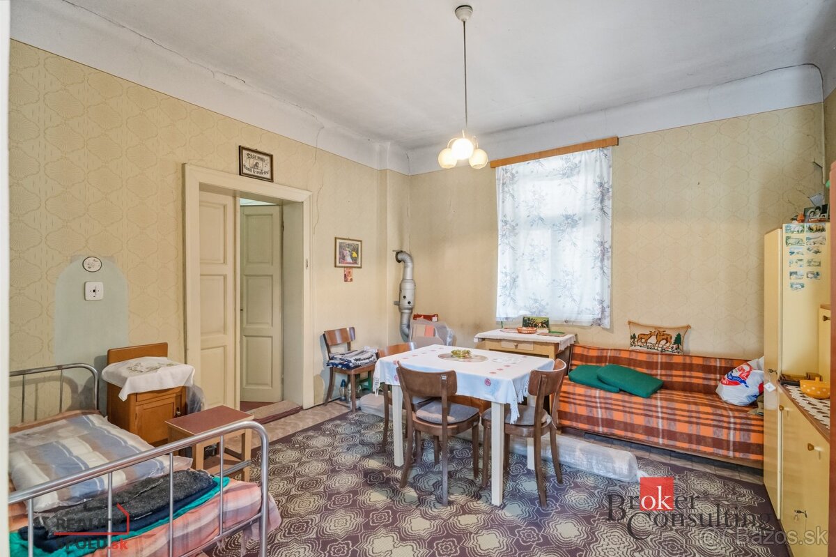 Rodinný dom v centre obce Hontianske Tesáre ideálny na rekon - 10