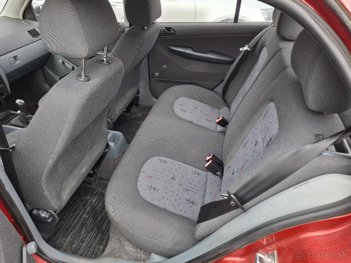 ŠKODA FABIA 1,2 HTP 2003 - 10