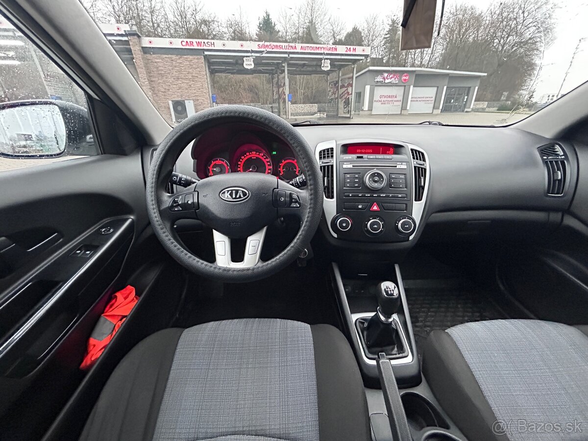 Kia Ceed 1.6 Crdi Nová STK/EK - 10