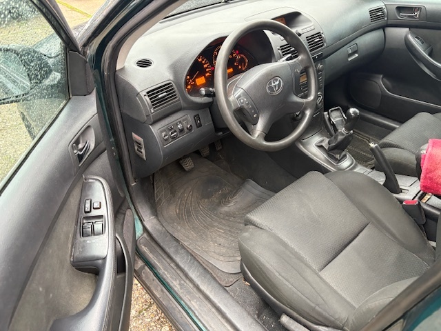 Toyota Avensis Combi wagon 2.0 D-4D Sol Terra - 10