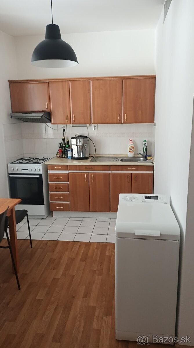 Predám 2-izbový byt v tichej lokalite - 10