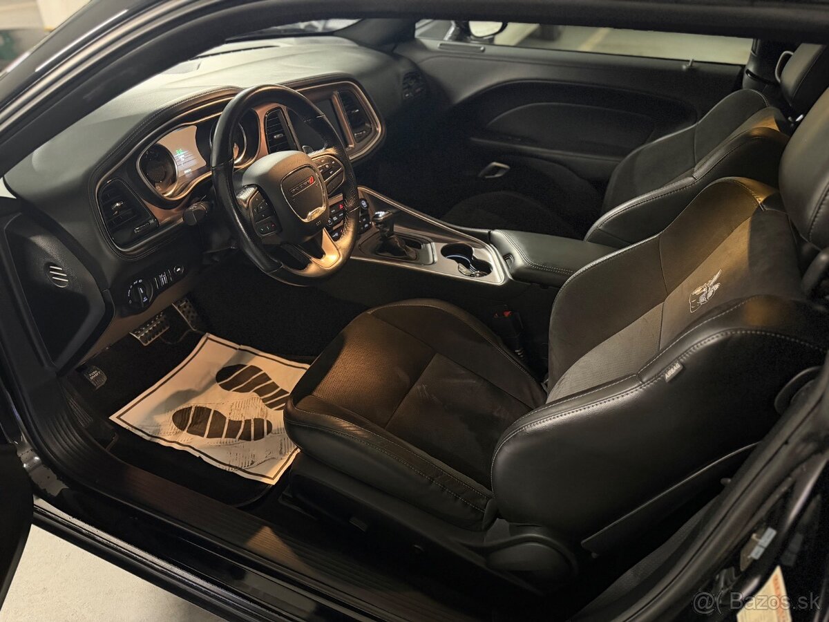 Dodge Challenger SRT 392 6.4l - 10