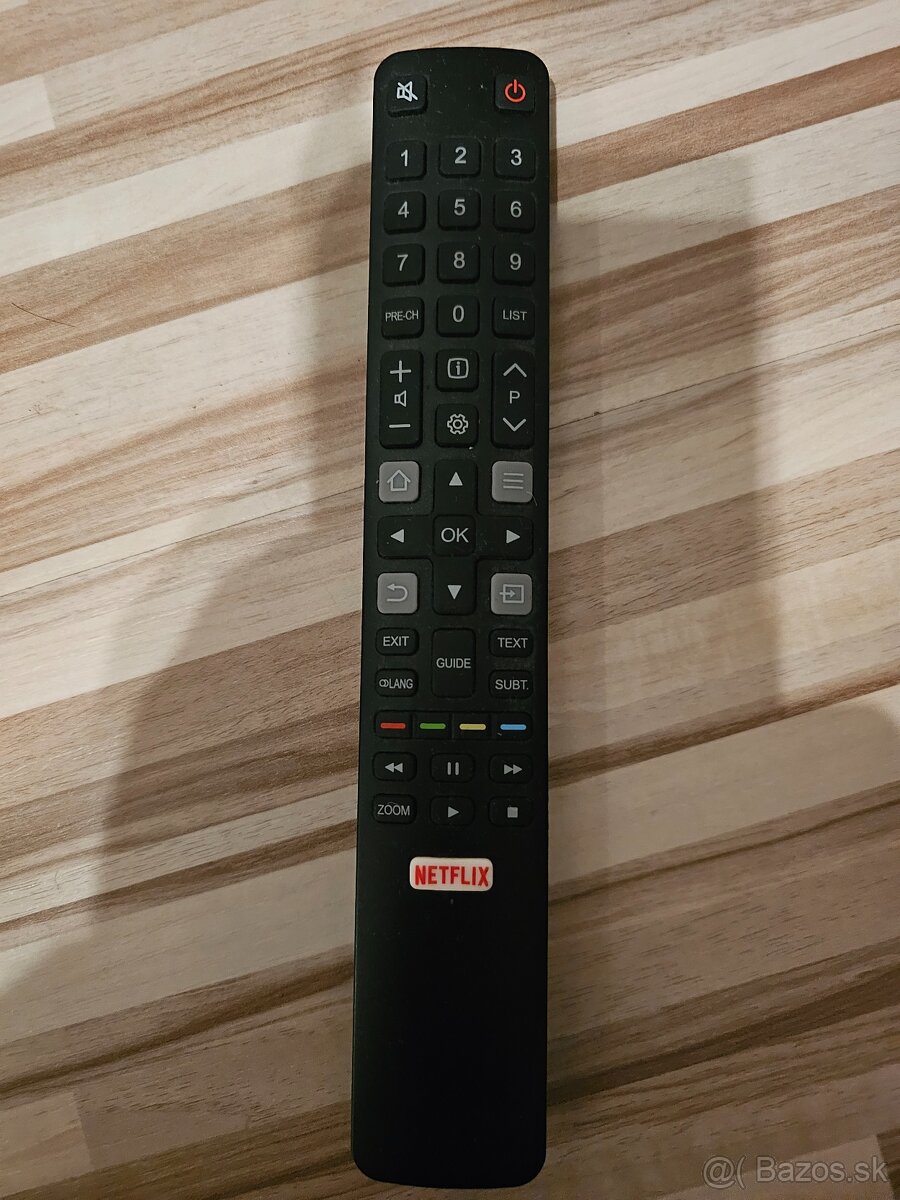 Predám konzolu PS4 a televízorom THOMSON 32HD5506 - 10