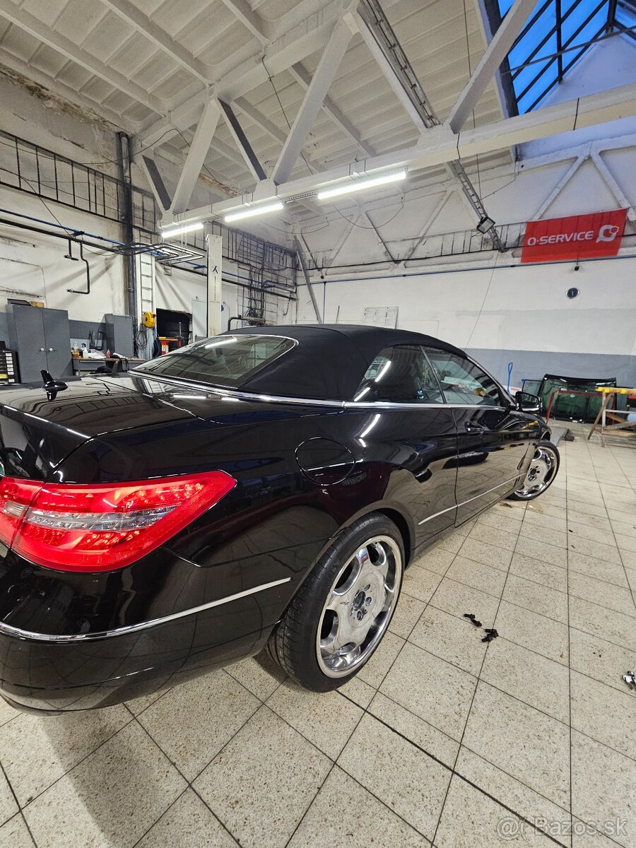 mercedes e200cgi cabrio automat 08/2010 - 10