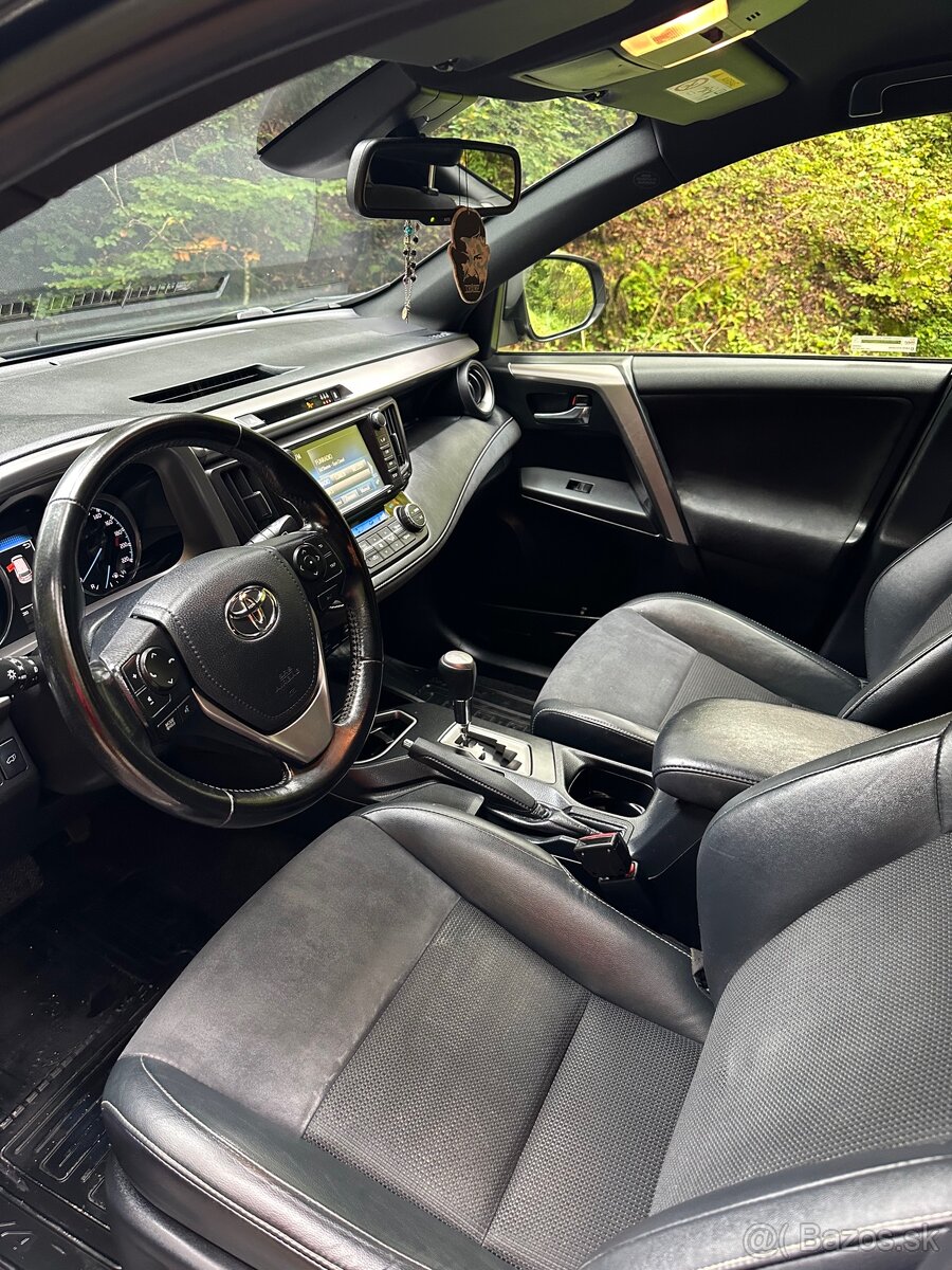 Toyota Rav4 Hybrid - 10