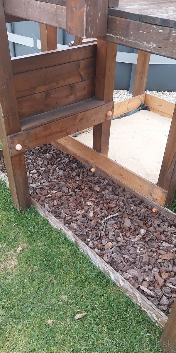 Záhradný domček (hrad) pre deti - 10