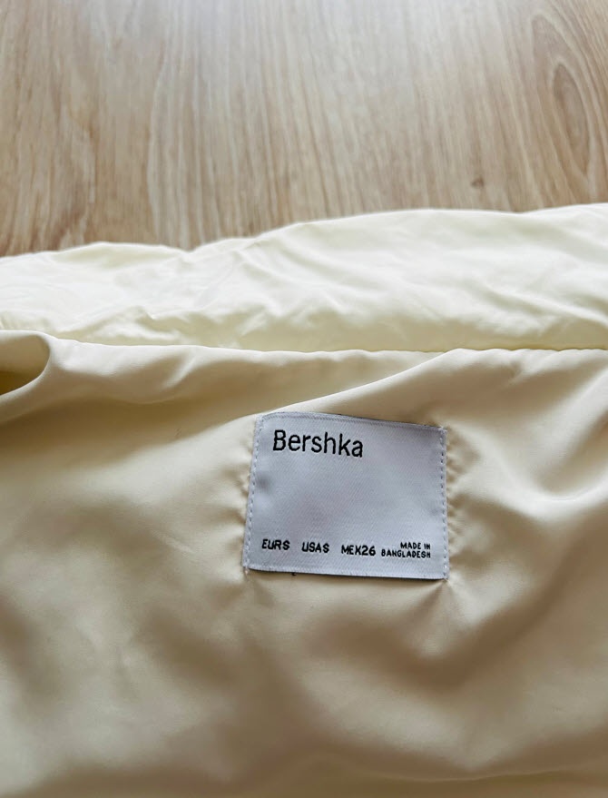KRÁSNA ŠTÝLOVÁ TEPLÁ VESTA značky BERSHKA - 10