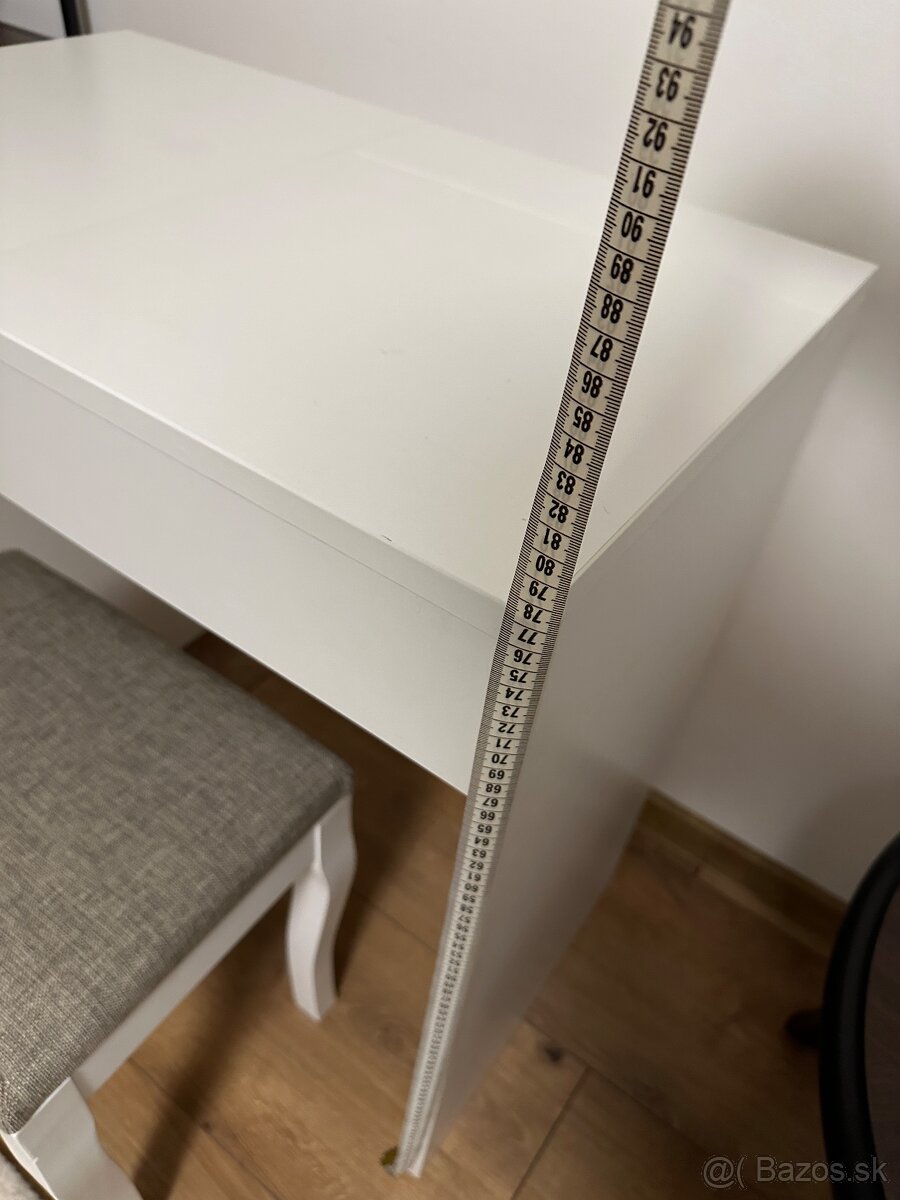 Kozmetický stolik - 10