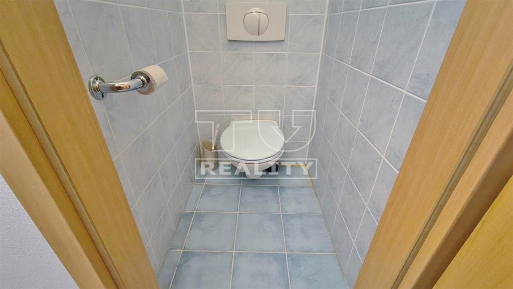 Praktický 2-izbový byt • loggia s výhľadom do... - 10