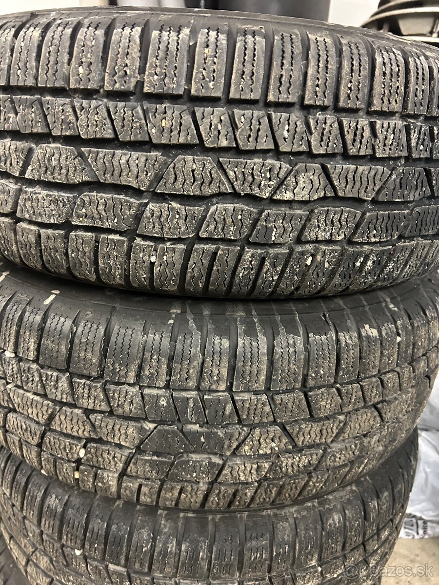 Zimne pneu Continental 215/60R16 - 10