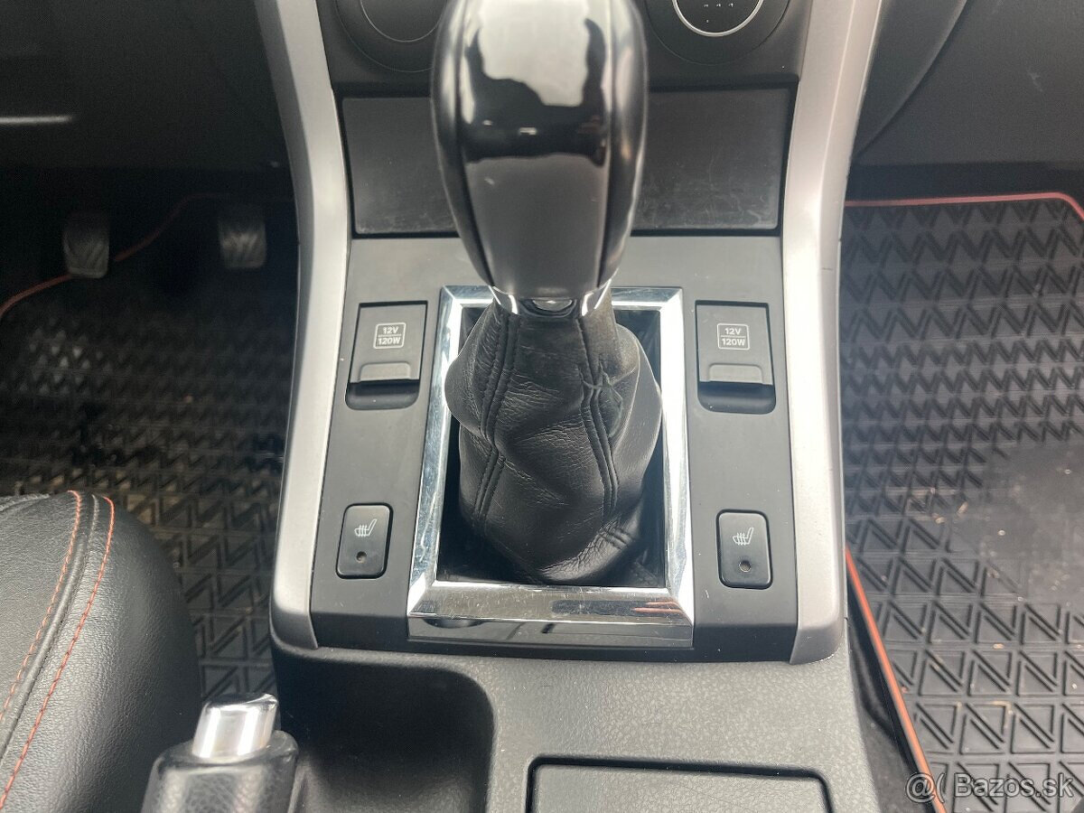 Suzuki Grand Vitara 1.6 benzin 4x4 black and white - 10