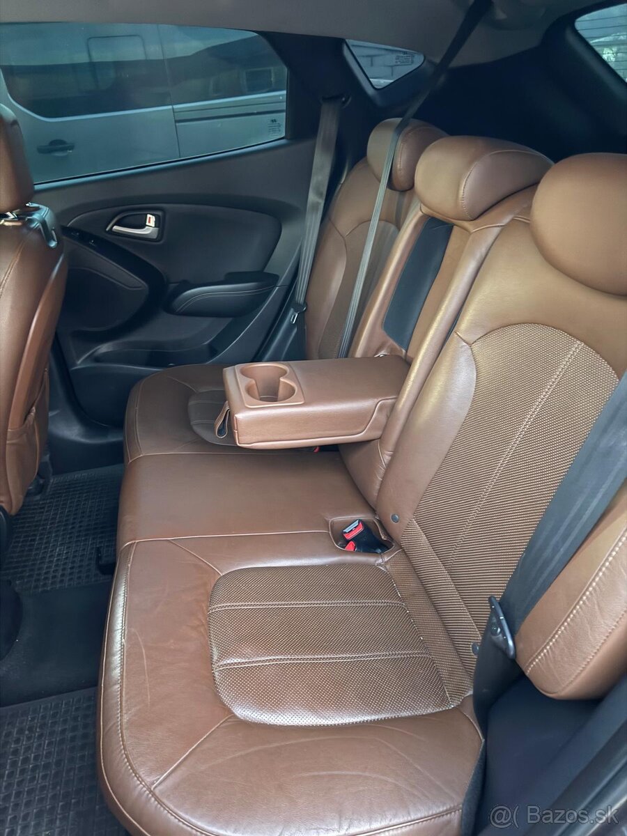 Hyundai ix35 2.0 CRDi 4x4 A/T – 122 kW - 10