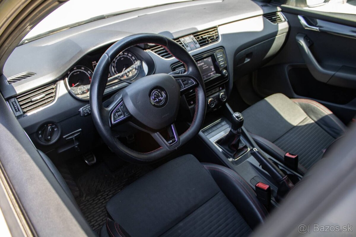 Škoda Octavia Combi 2.0 TFSI RS - 10