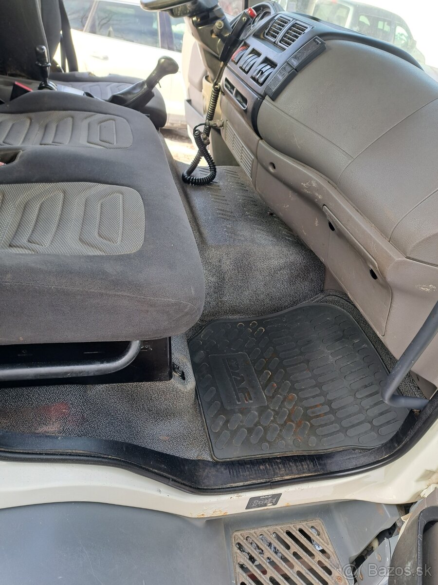 Predám Daf LF55.300 hákový nosič kontejner - 10