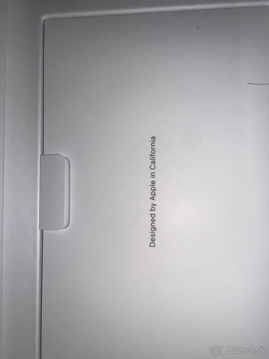 Predám málo používaný MacBook 13” 2024 M3, 256 GB. - 10