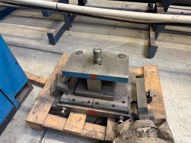 Excentrický lis Šmeral Trnava LEN 100 P - 10