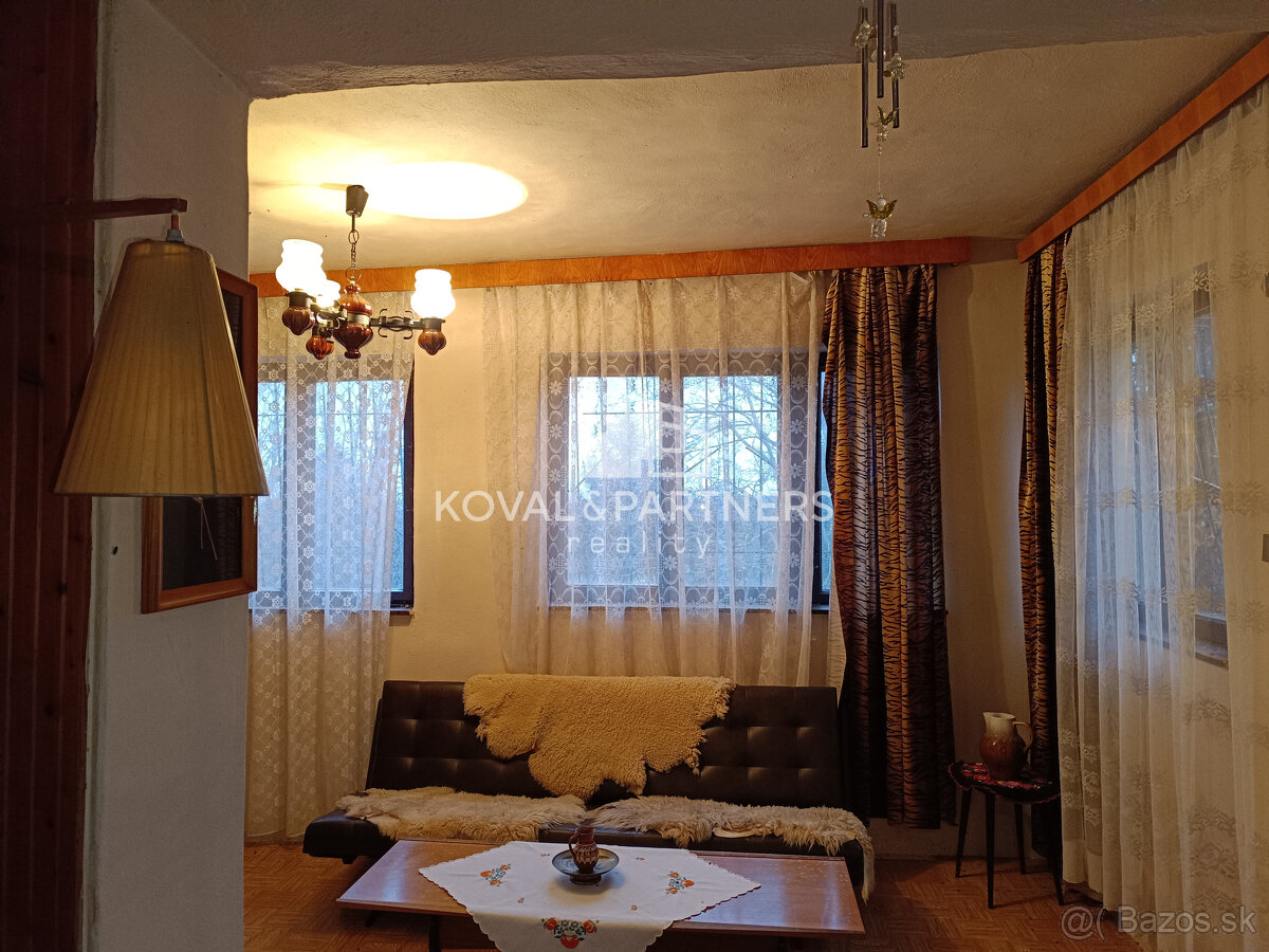 Rodinný dom s veľkým pozemkom - Veľký Kýr - 10