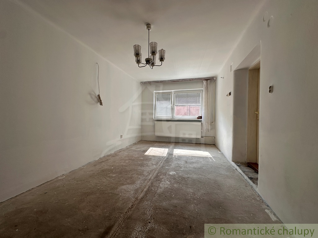 Predaj dlhého vidieckeho domu v Andovciach – pokojná lokal - 10