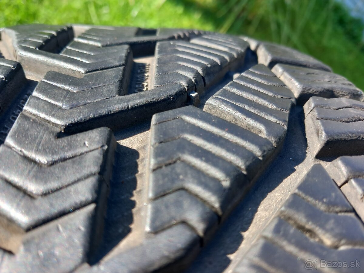 225/40 r18 zimne pneumatiky 2 kusy - 10