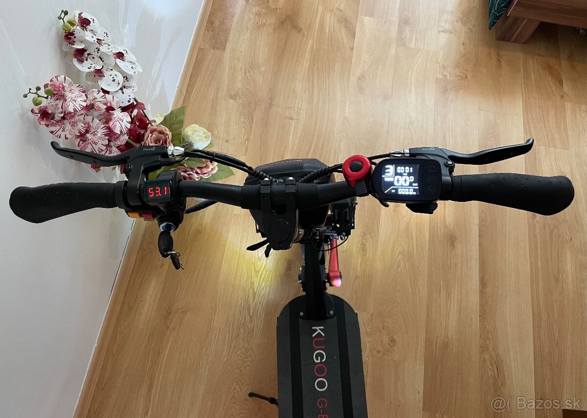 Kugo G-Booster (silná elektrická kolobežka) - 10