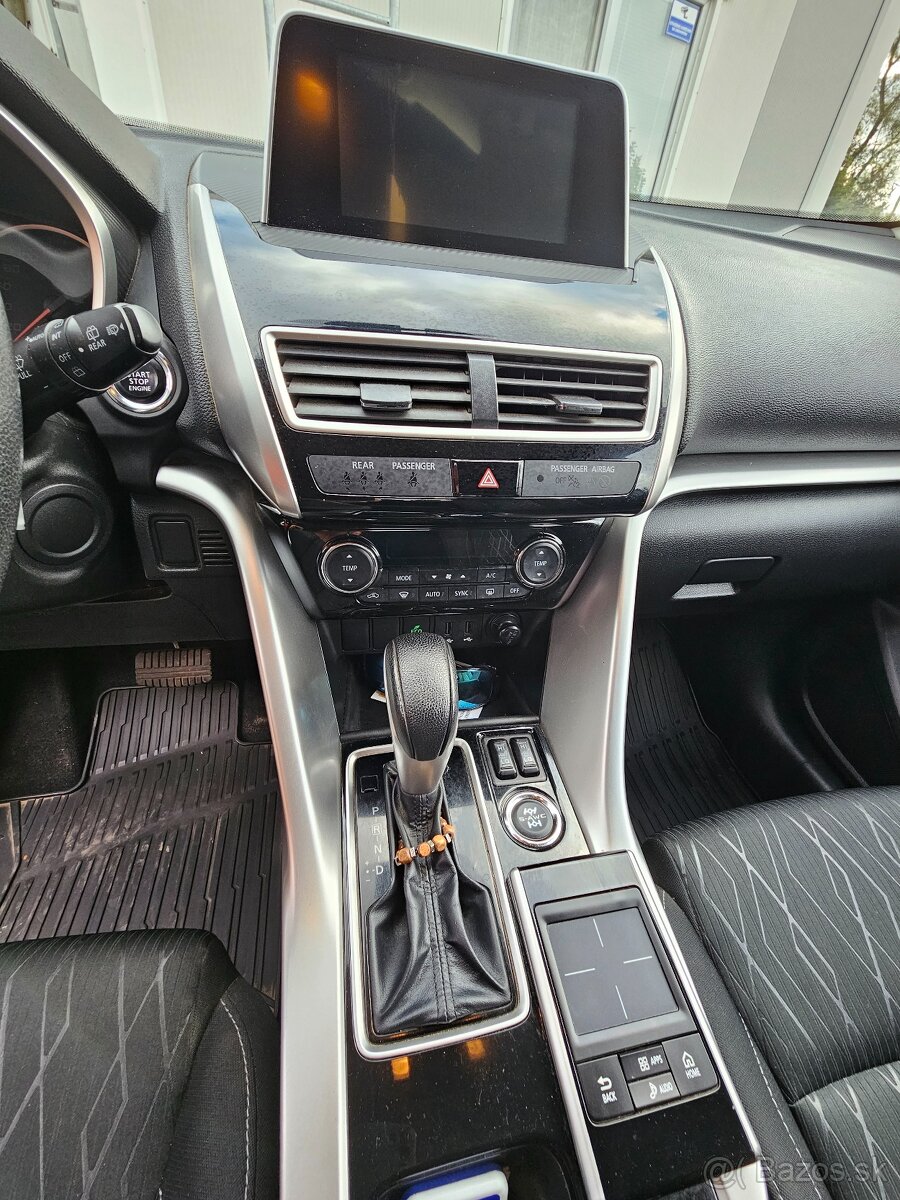 Predám Mitsubishi eclipse cross,intense,4x4,automat,40 235km - 10