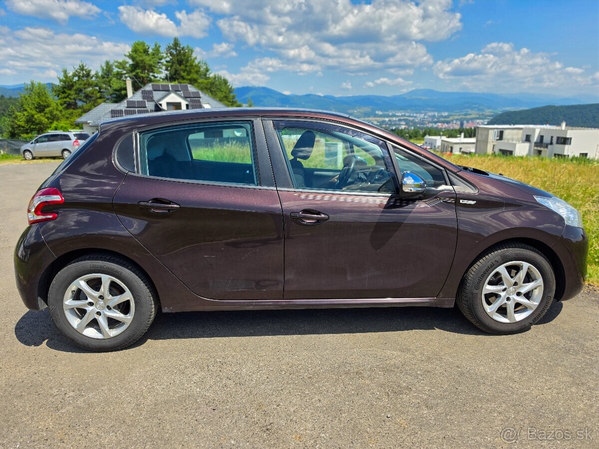 Peugeot 208/ 1.2 / 60kW/ M5 - 10
