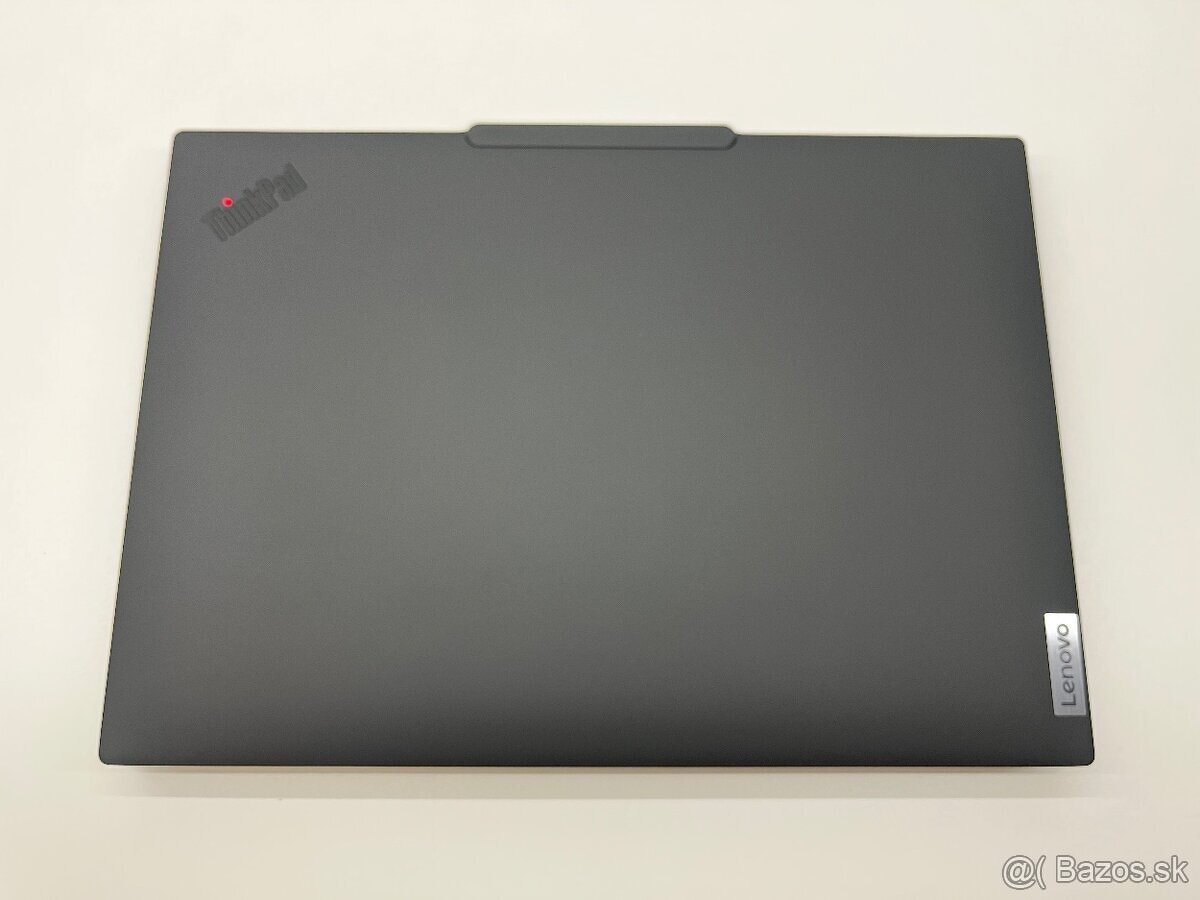 Lenovo ThinkPad P14s Gen5 14" R7PRO-8840HS/32GB/1TB/FHD - 10