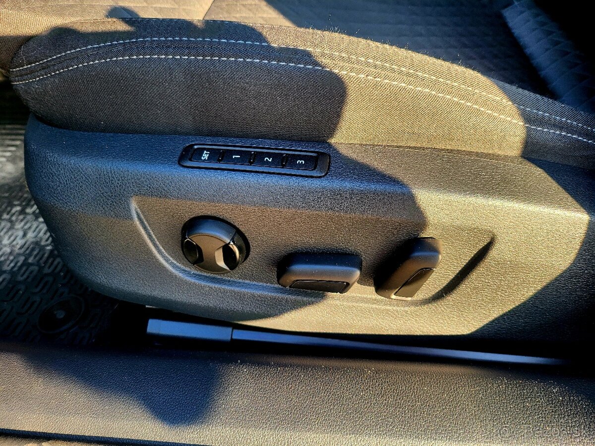 Škoda Superb combi 2.0tdi - 10