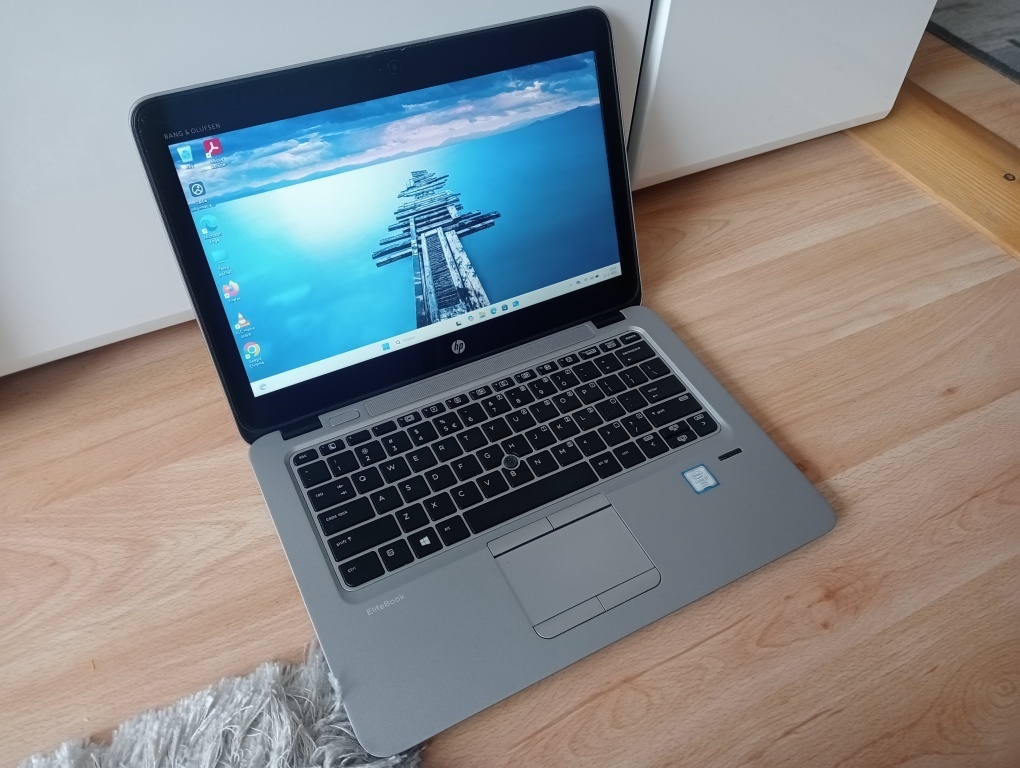 HP elitebook 820 g3/ Intel core i7/ssd /16gb ram /Windows 11 - 10
