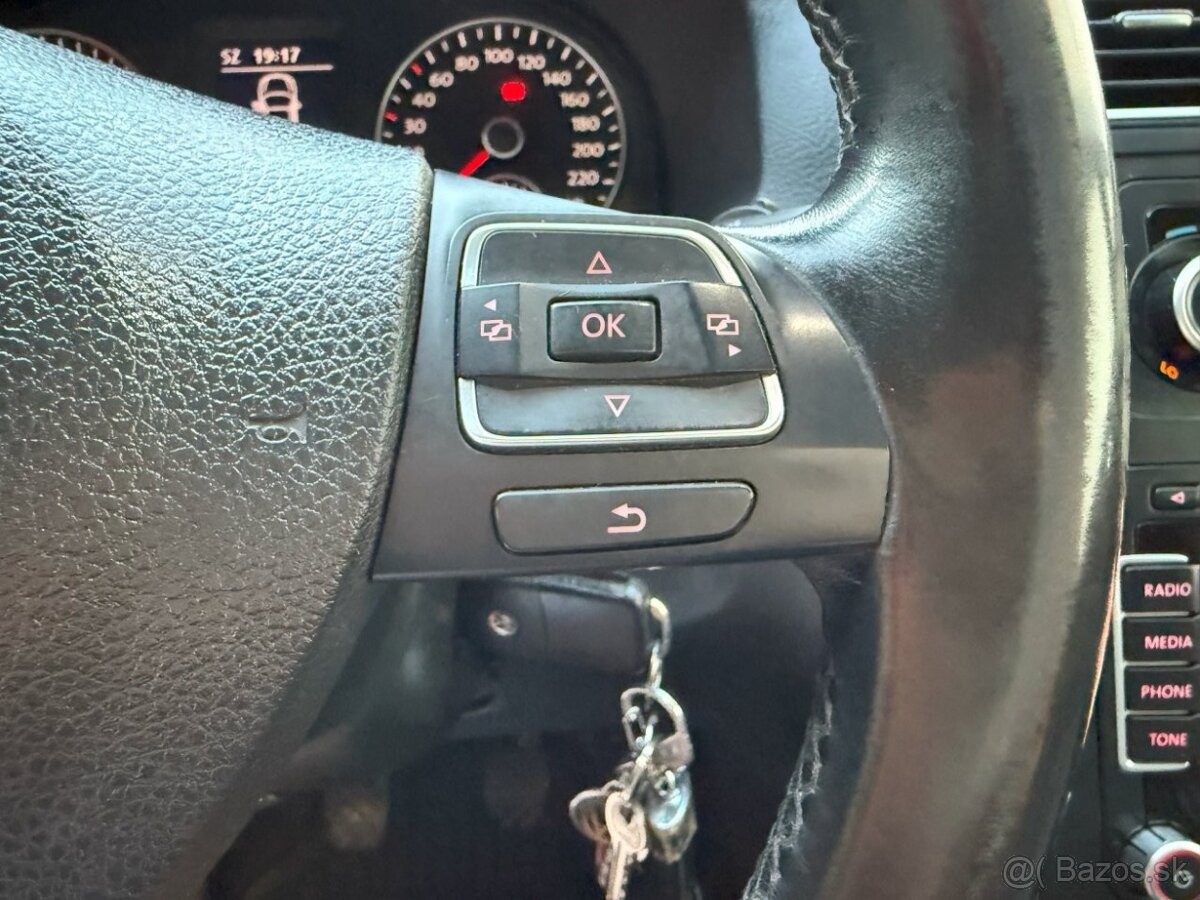 Volkswagen Touran 2.0 TDI Cross, Mesačne: 225€ - 10