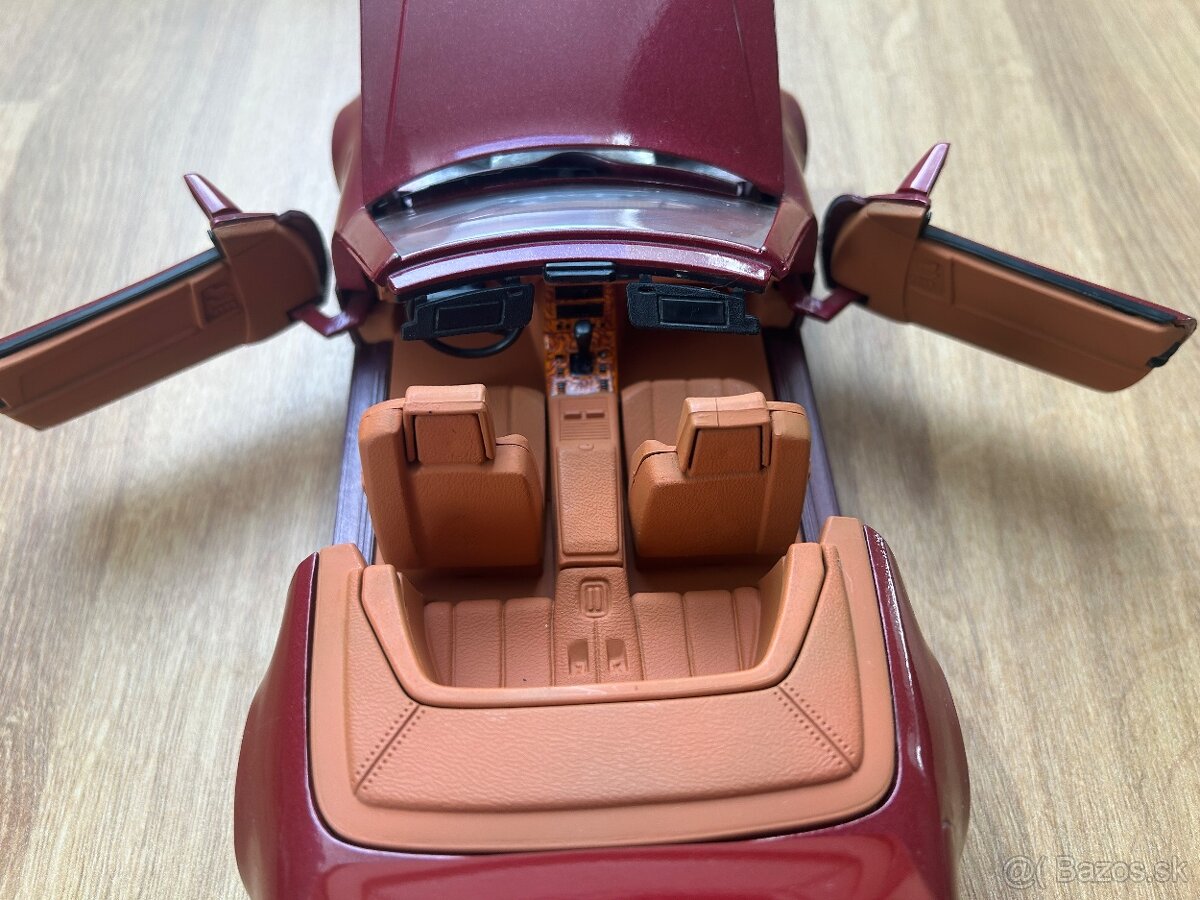 Mercedes-Benz SL500 1:18 Road Tough - 10