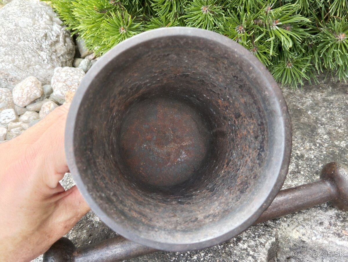 Velký hmoždíř s uchy a tloukem - 10