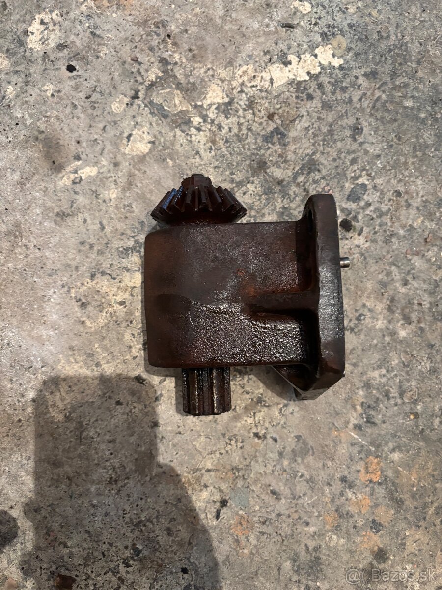 Rozpredam na diely Zetor 25 - 10