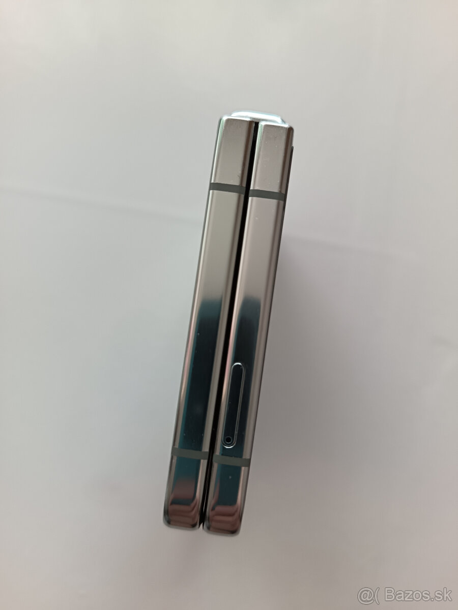 Samsung Galaxy Z Flip5 - 10