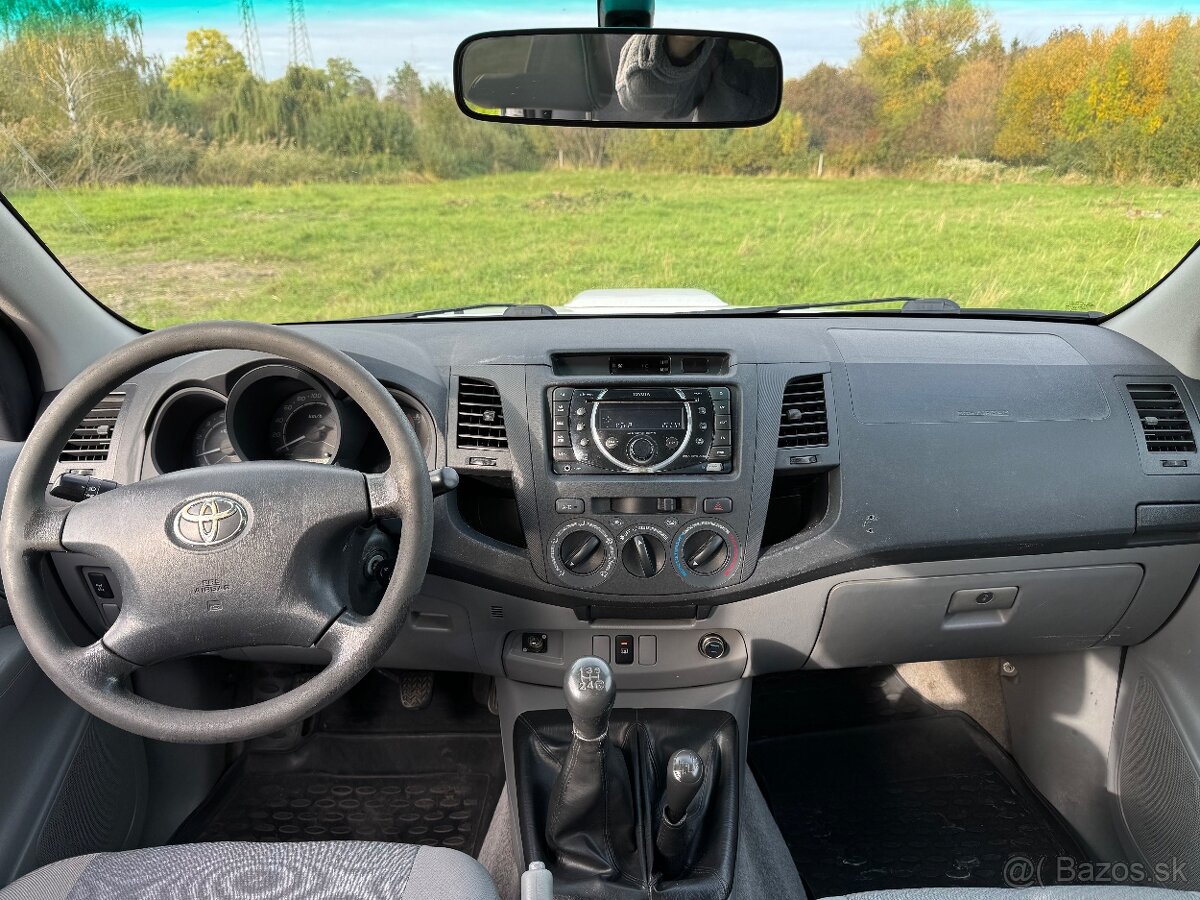 Toyota Hilux 2.5 D-4D M/T - 10