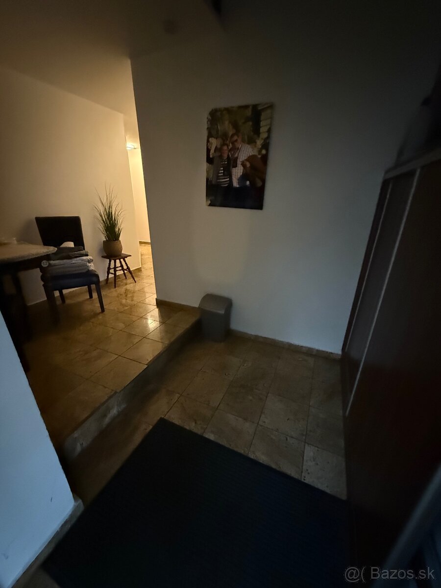 Predaj výnimočného objektu – Karlov dvor v Cíferi - 10