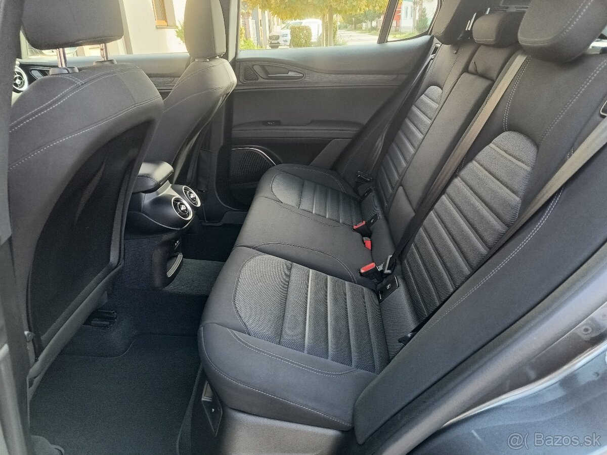 Alfa Romeo Stelvio 2.2 JTD 190k AWD A/T r.v.2022 - 10