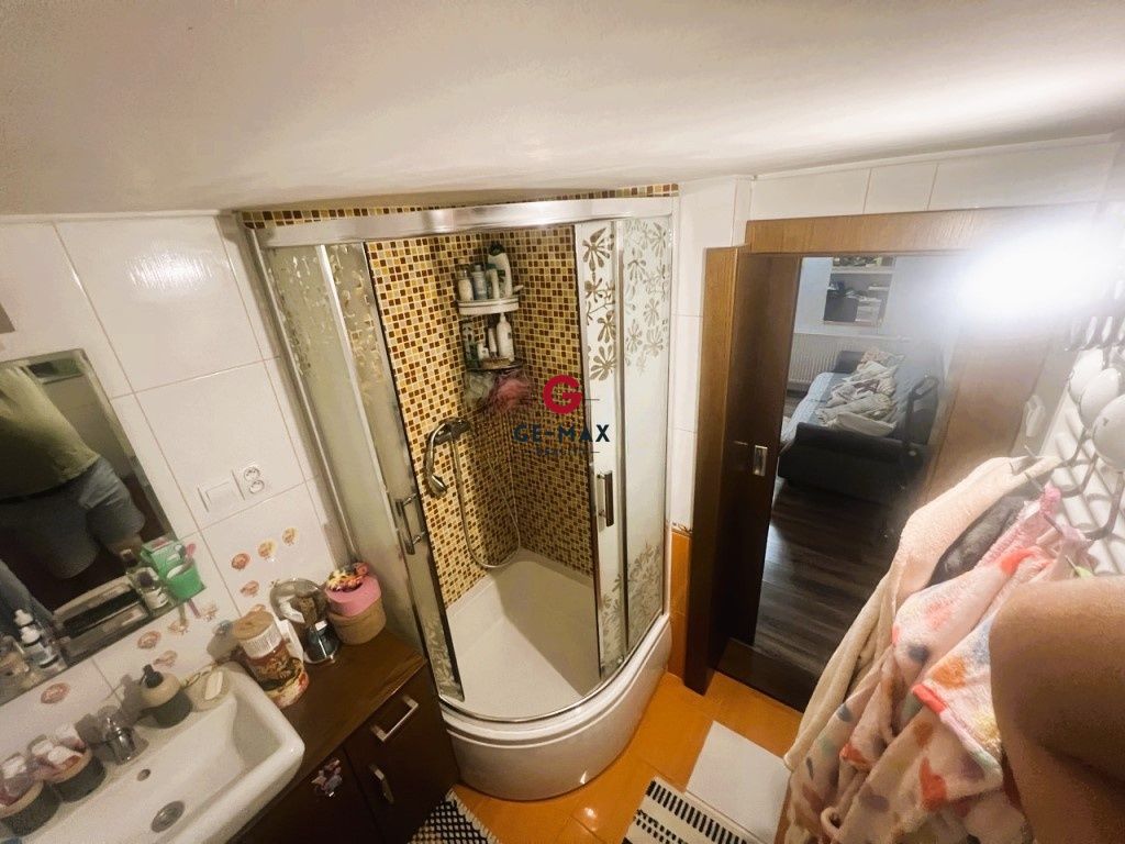 Chata ako stvorená na oddych aj bývanie – Kaluža, len pár mi - 10