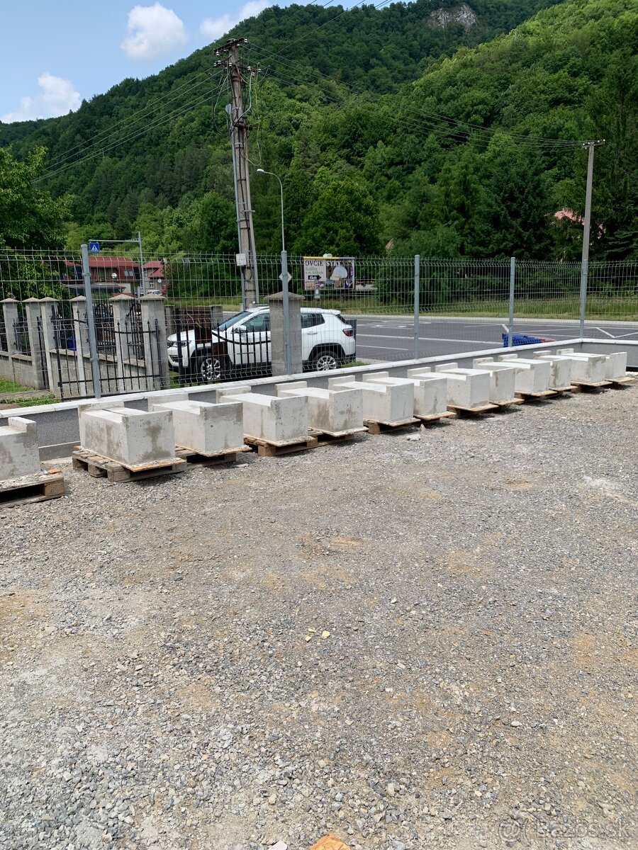 Betónový Kvetináč - 10