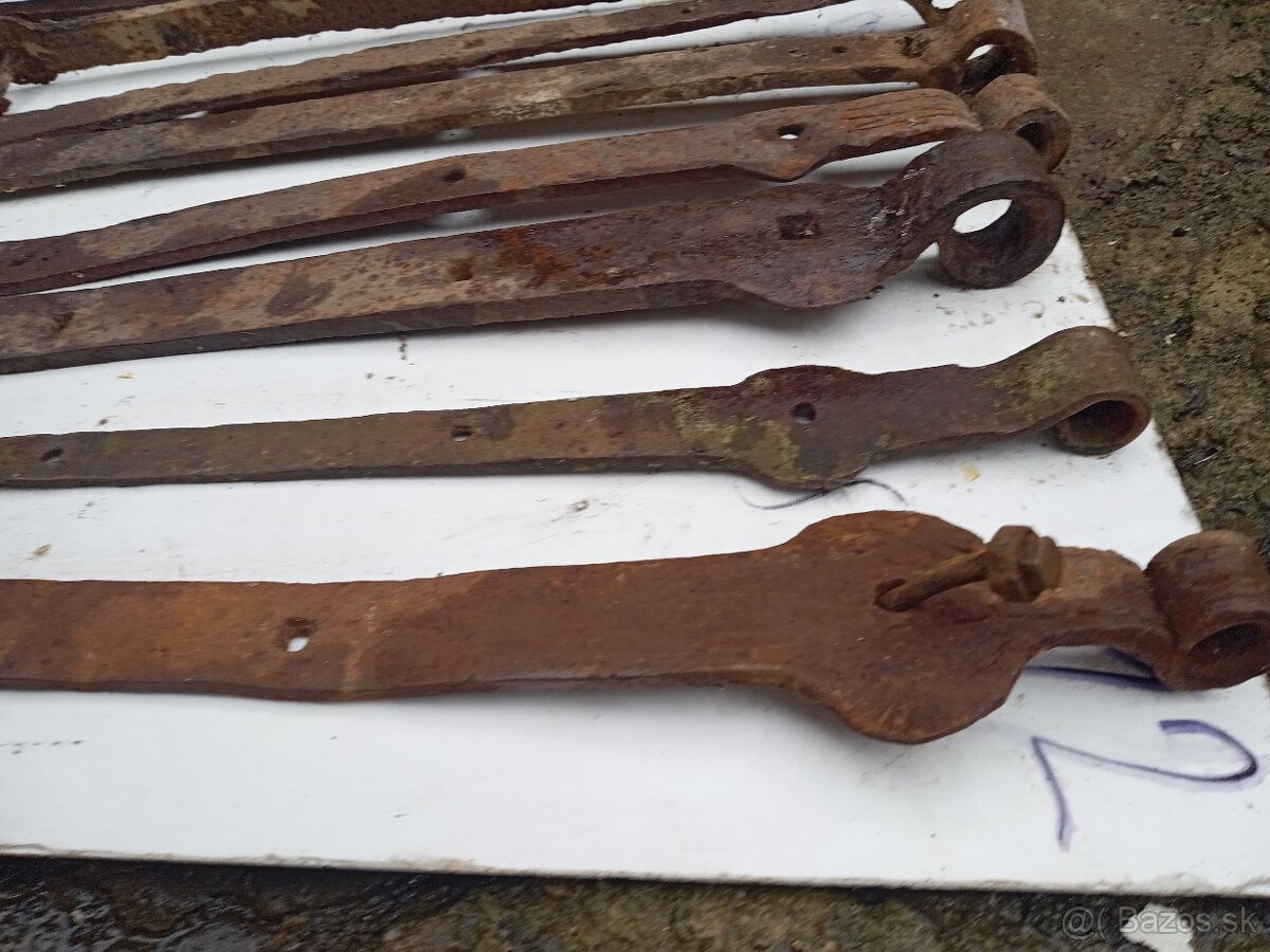 Staré pánty kus 3e - 10